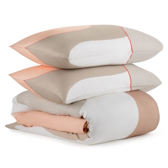 Комплект постельного белья из сатина бежевого цвета с авторским принтом из коллекции Freak Fruit, 200х220 см, Tkano