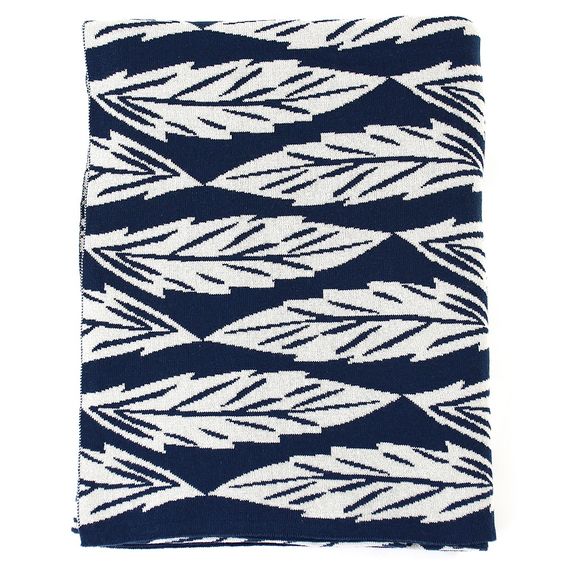 Плед вязаный с принтом Листья Russian North, 180х130 см, Tkano