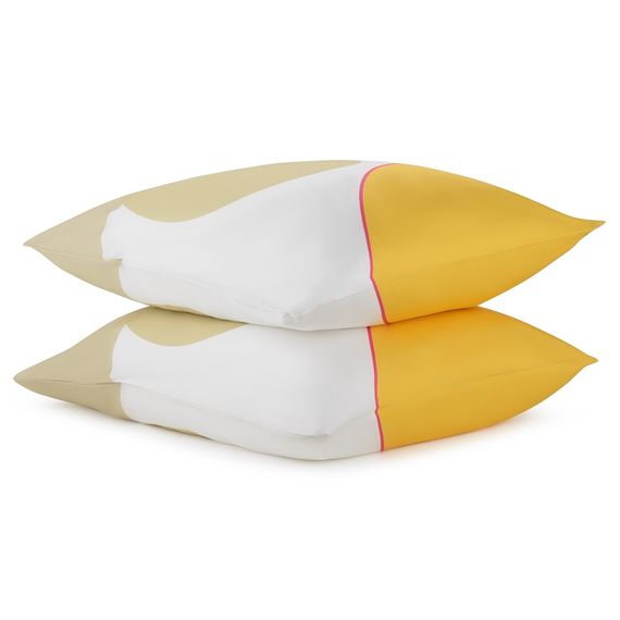 Набор из двух наволочек из сатина  горчичного цвета с авторским принтом из коллекции Freak Fruit, 70х70 см, Tkano